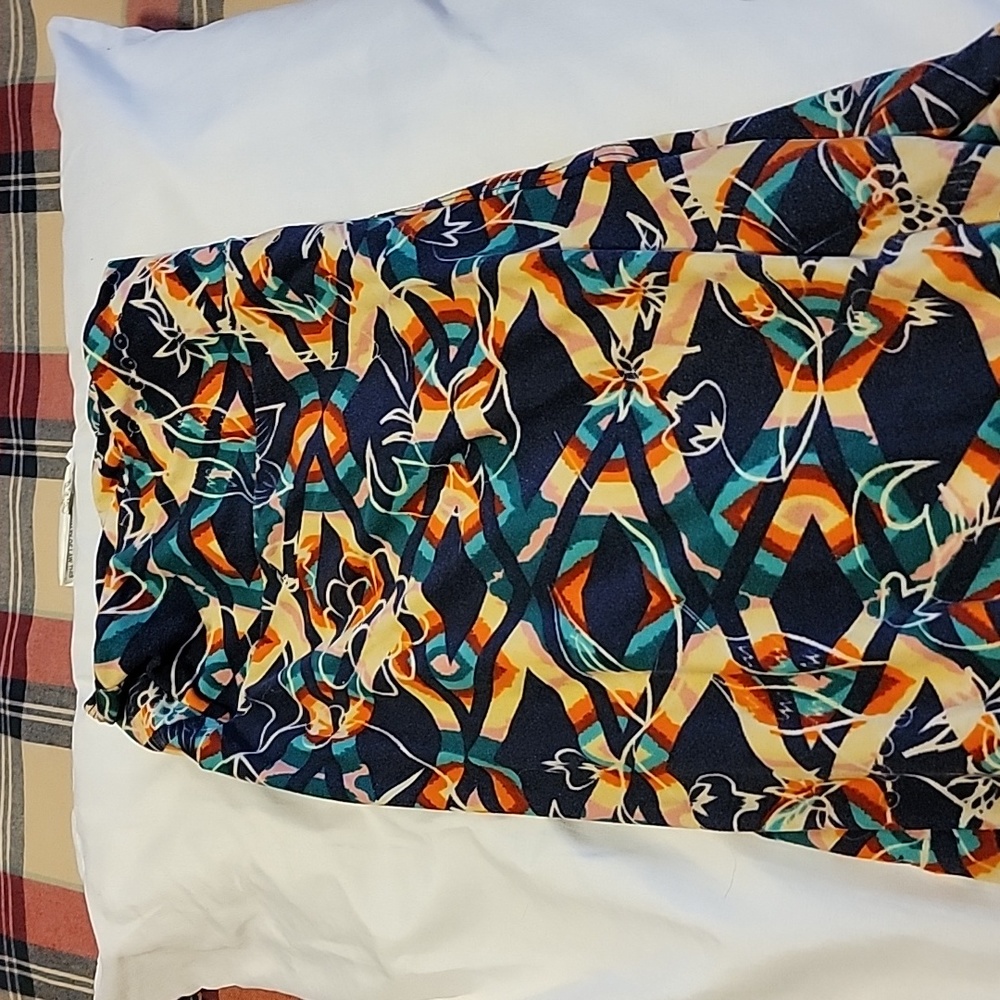 Lularoe multicolored leggings tall and curvy